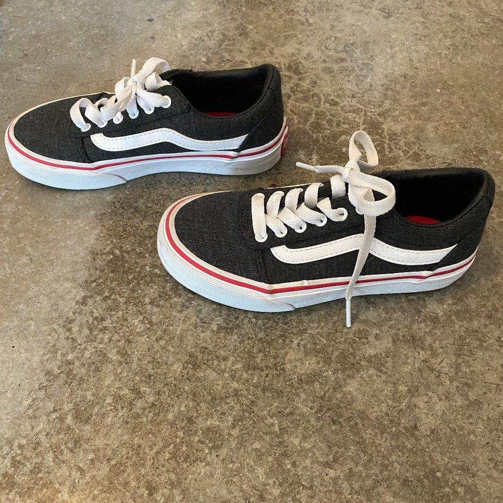 **Dark Grey Boys' Vans Little + Big Kid Ward Skate Shoes SZ Youth 13 Worn Once**